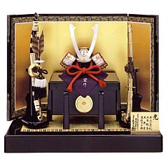 五月人形: 加藤峻厳作　黒小札　紫裾濃縅1/4兜　久月監製