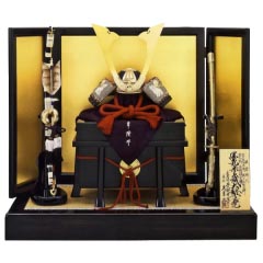 五月人形: 早乙女幸隆作　2/5本仕立　鎌倉時代　正絹赤絲縅大鍬形兜　久月監製