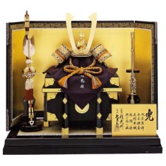 五月人形: 鈴木利光作　本金箔押　正絹朱糸縅総裏白檀13号兜　久月監製