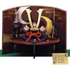 五月人形: 加藤峻厳作　黒小札　紅裾濃縅1/4兜　久月監製