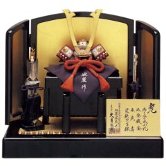 五月人形: 加藤峻厳作　黒小札　赤糸縅1/5兜　久月監製