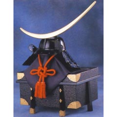 五月人形: 二分之壱兜　政宗