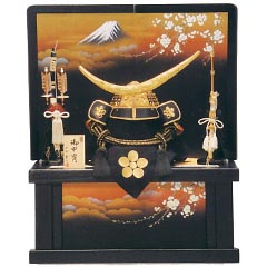 五月人形: 五月人形　収納箱飾り　収納着用金龍　着用兜２５号収納箱飾り