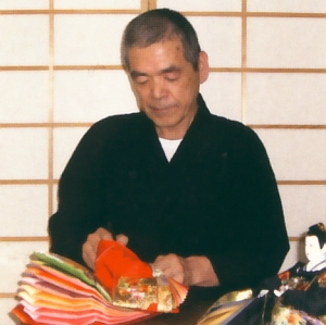 飯塚孝作　衣裳着　親王飾り　金彩・刺繍　京十番親王　久月監修