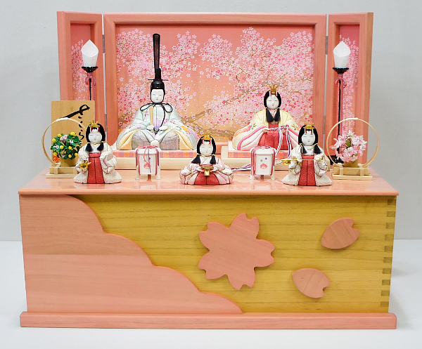 一秀作 雛人形 収納飾り 五人飾(20号・金彩・桐収納) 【C-116】