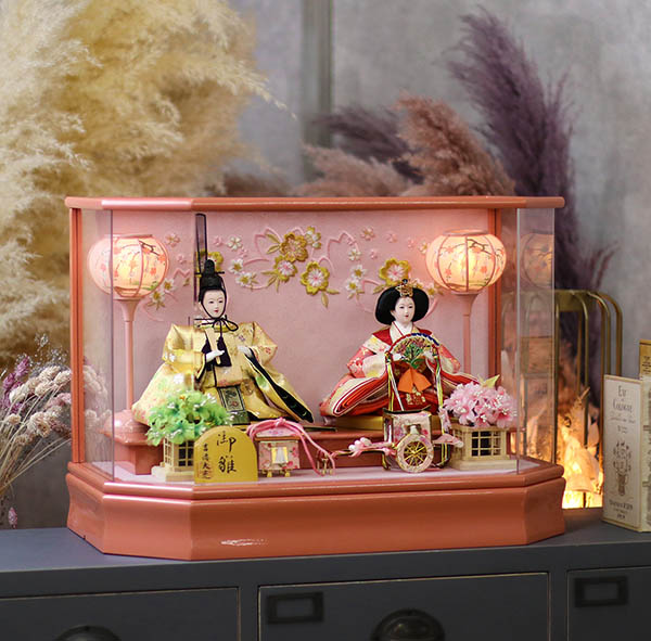 吉徳　 雛人形　ケース入り 小三五親王飾り 御雛 アクリルケース オルゴール付　詳細画像