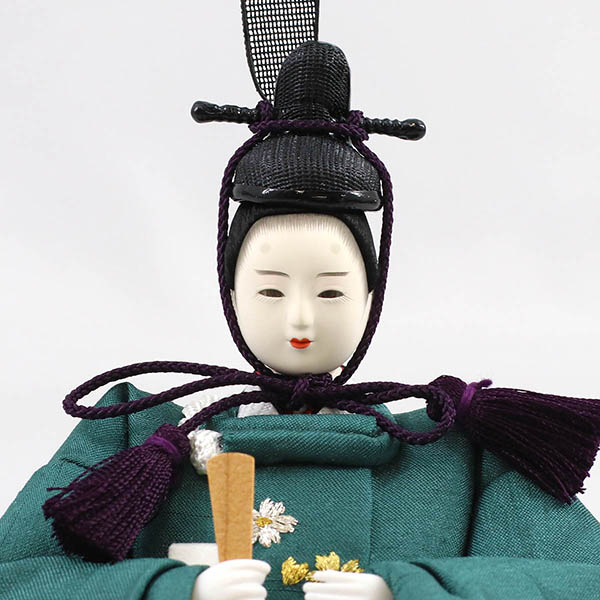 柴田家千代　 雛人形　柴田家千代作 葵 かすみ桜刺繍 青緑/朱 柳親王 裾短衣裳着 黒塗り桜柄 円形飾り台 平飾り　詳細画像
