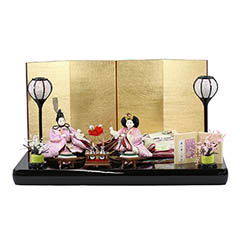 柴田家千代作 葵 麻の葉に丸文 薄紫ピンク 柳親王 裾長衣装着 金屏風 黒塗り飾り台 平飾り