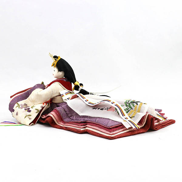 柴田家千代　 雛人形　柴田家千代作 葵 算崩地紋 刺繍桜ちらし 白紫 柳親王 裾長衣装着 金屏風 黒塗り飾り台 平飾り　詳細画像
