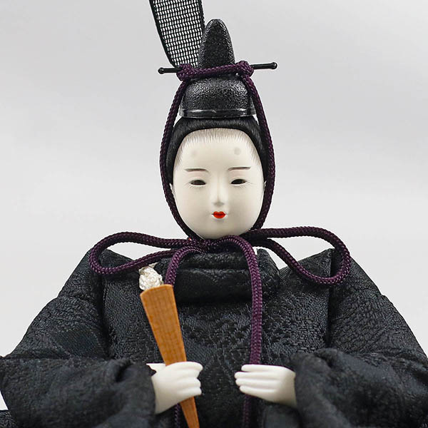 柴田家千代　 雛人形　柴田家千代作 葵 有職 向鶴丸文 黒/赤 柳親王 裾長衣装着 金屏風 黒塗り 収納飾り　詳細画像