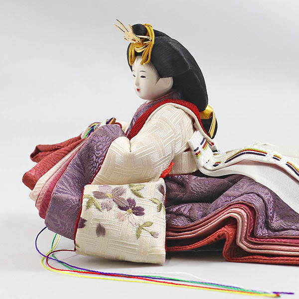 柴田家千代　 雛人形　柴田家千代作 葵 算崩地紋 刺繍桜ちらし 白紫 柳親王 裾長衣装着 筒型雪洞 高級木材使用 衝立・飾り台 平飾り　詳細画像