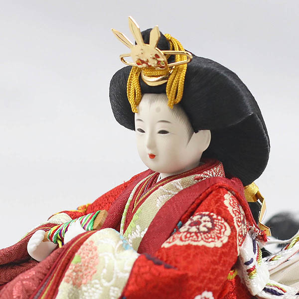 柴田家千代　 雛人形　柴田家千代作 葵 黄櫨染 唐花文様 金茶/赤 柳親王 裾長衣装着 白色七宝文様屏風 桐製収納飾り　詳細画像