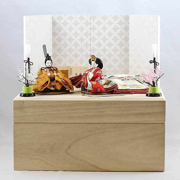 柴田家千代作 葵 黄櫨染 唐花文様 金茶/赤 柳親王 裾長衣装着 白色七宝文様屏風 桐製収納飾り