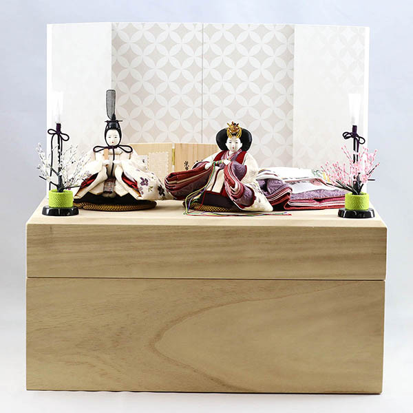 柴田家千代作 葵 算崩地紋 刺繍桜ちらし 白紫 柳親王 裾長衣装着 白色七宝文様屏風 桐製収納飾り