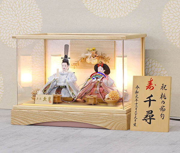 久月　 雛人形　久月 衣裳着 フラワーアート ケース入り 親王飾り 小芥子親王 白木 木目 アクリルケース飾り　詳細画像