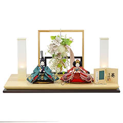 柴田家千代作 葵 かすみ桜刺繍 青緑/朱 柳親王 裾短衣裳着 アートフラワー 白木 木目 飾り台