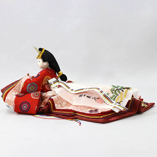 柴田家千代　 雛人形　柴田家千代作 葵 有職 向鶴丸文 黒/赤 柳親王 裾長衣装着 アートフラワー 白木 木目 飾り台 屏風　詳細画像