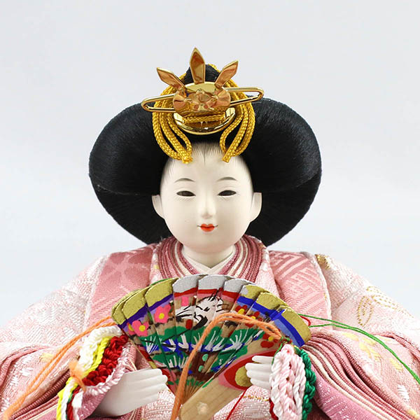 柴田家千代　 雛人形　柴田家千代作 葵 金襴 桜文様 薄緑/ピンク 柳親王 裾短衣裳着 アートフラワー 白木 木目 飾り台 屏風　詳細画像