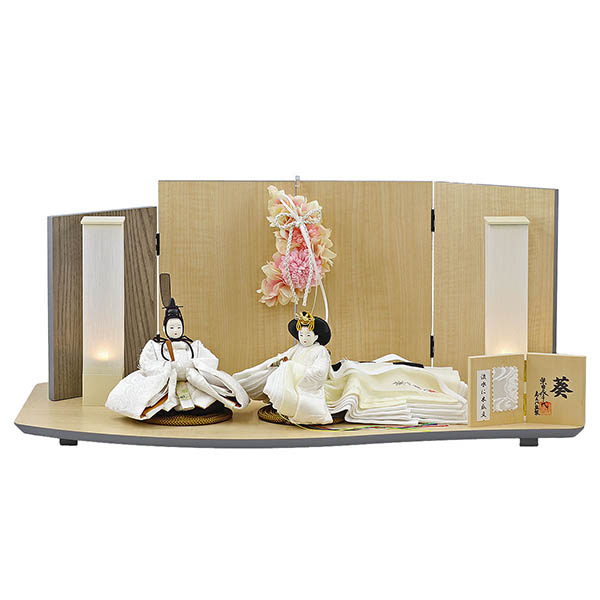 柴田家千代作 葵 流水に木瓜文 白無垢風 柳親王 裾長衣装着 アートフラワー 白木 木目 飾り台 屏