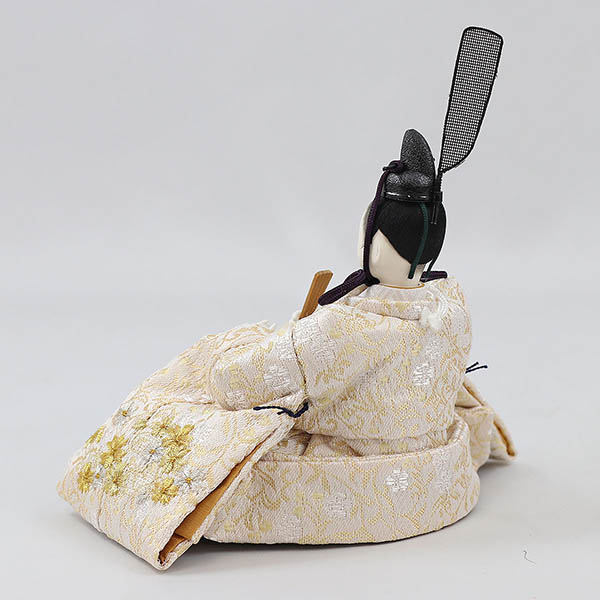 柴田家千代　 雛人形　柴田家千代作 葵 唐花文様に刺繍 かすみ桜 白金 柳親王 裾長衣裳着 アートフラワー 白木 木目 飾り台 屏風　詳細画像