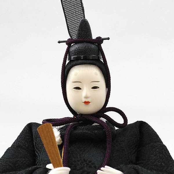 柴田家千代　 雛人形　柴田家千代作 葵 有職 向鶴丸文 黒/赤 柳親王 裾長衣装着 紅白梅 扇面松文様屏風 タモ材 木製収納箱 収納飾り　詳細画像