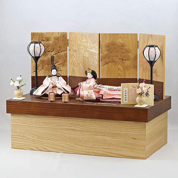 柴田家千代　 雛人形　柴田家千代作 葵 流水桜刺繍 ピンク 柳親王 裾長衣裳着 紅白梅 扇面松文様屏風 タモ材 木製収納箱 収納飾り　詳細画像