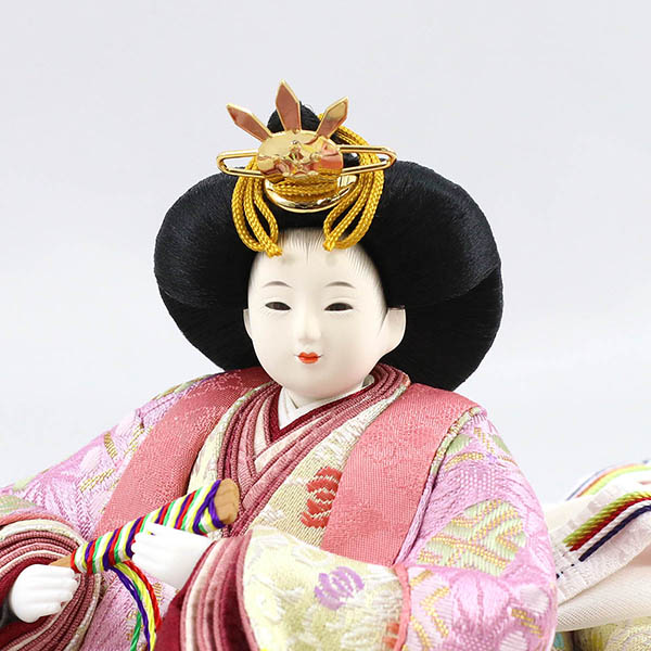 柴田家千代　 雛人形　柴田家千代作 葵 麻の葉に丸文 薄紫ピンク 柳親王 裾長衣装着 紅白梅 扇面松文様屏風 タモ材 木製飾り台 平飾り　詳細画像