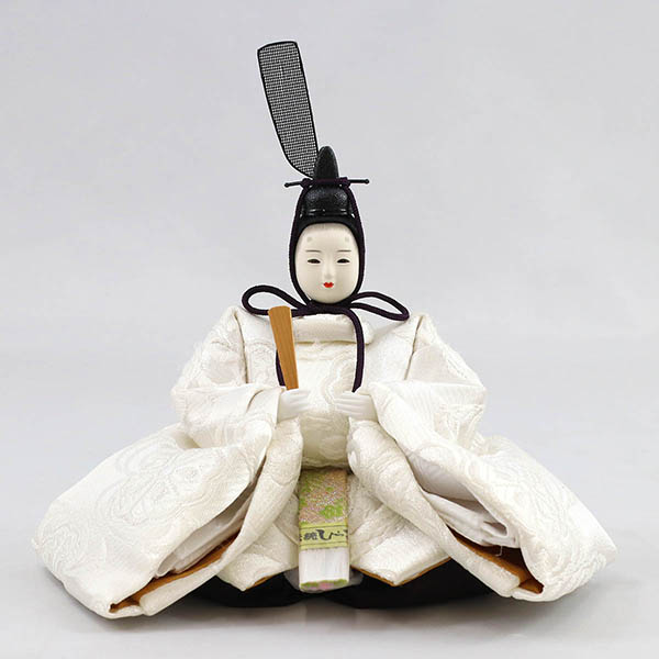 柴田家千代　 雛人形　柴田家千代作 葵 流水に木瓜文 白無垢風 柳親王 裾長衣装着 紅白梅 扇面松文様屏風 タモ材 木製飾り台 平飾り　詳細画像