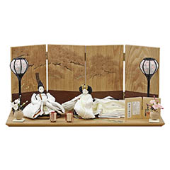 柴田家千代作 葵 流水に木瓜文 白無垢風 柳親王 裾長衣装着 紅白梅 扇面松文様屏風 タモ材 木製飾