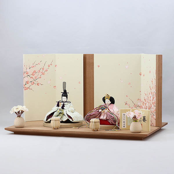柴田家千代　 雛人形　柴田家千代作 葵 金襴 桜文様 薄緑/ピンク 柳親王 裾短衣裳着 艶消し木製飾り台 LED照明付き屏風　詳細画像