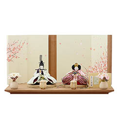 柴田家千代作 葵 金襴 桜文様 薄緑/ピンク 柳親王 裾短衣裳着 艶消し木製飾り台 LED照明付き屏