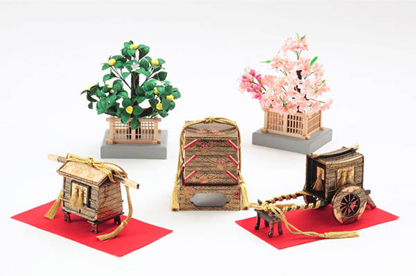 久月　 雛人形　久月 御園雛 衣裳着 木製五人飾り 金彩刺繍 十番親王 三五官女　詳細画像