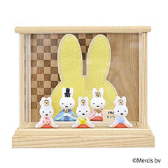 雛人形: miffy  ミッフィー 磁器 ひな人形 うさこ 親王 官女 五人飾り 白木 市松文様 アクリルケー