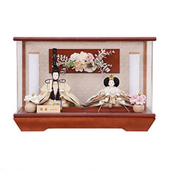 雛人形: 優香作 衣裳着 京十三番親王 アレンジフラワー 茶木目 アクリルケース飾り