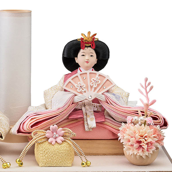 雛人形 藤翁 ひなた 豆親王飾り チェリー 茶木目 丸型 かぶせ型 ACケース 飾花バック アクリルケース 詳細画像 藤翁 雛人形 ひなた 豆親王飾り チェリー 茶木目 丸型 かぶせ型 ACケース 飾花バック アクリルケース 詳細画像