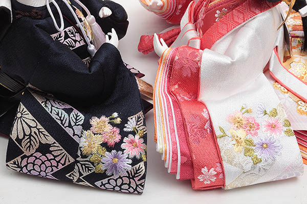 雛人形 久月 光園作 刺繍 衣裳着 芥子親王 平飾り リバーシブル屏風 久月監製 詳細画像 久月 雛人形 光園作 刺繍 衣裳着 芥子親王 平飾り リバーシブル屏風 久月監製 詳細画像