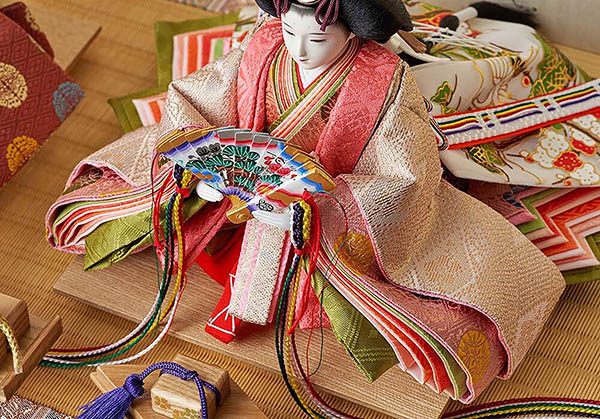 久月　 雛人形　横山薫作 正絹 衣裳着 芥子親王 平飾り 白木 木目 飾り台 久月監製　詳細画像