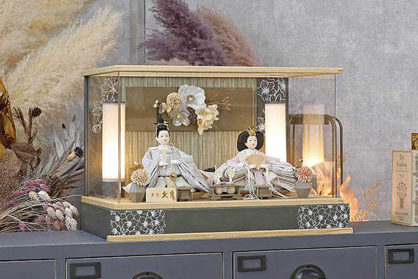 久月　 雛人形　久月 衣裳着 洋花飾り ケース入り 親王飾り 小三五親王 アクリルケース飾り　詳細画像