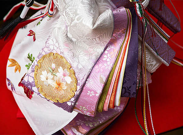 久月　 雛人形　衣裳着 金彩刺繍 三五親王 立親王飾り　詳細画像