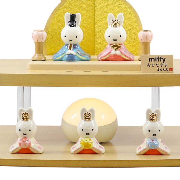吉徳　 雛人形　miffy  ミッフィー 磁器 ひな人形 うさこ 親王 官女 五人飾り バーチ製 違い棚 LED照明付き 二段飾り　詳細画像