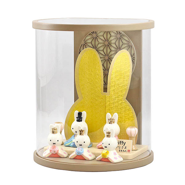 雛人形 吉徳 miffy ミッフィー 磁器 ひな人形 うさこ 親王 官女 五人飾り モカ塗り まどか 麻の葉文様 円形 筒型 アクリルケース 詳細画像 吉徳 雛人形 miffy ミッフィー 磁器 ひな人形 うさこ 親王 官女 五人飾り モカ塗り まどか 麻の葉文様 円形 筒型 アクリルケース 詳細画像