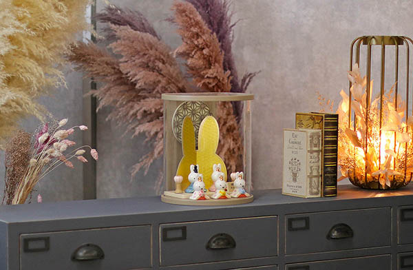 雛人形 吉徳 miffy ミッフィー 磁器 ひな人形 うさこ 親王 官女 五人飾り モカ塗り まどか 麻の葉文様 円形 筒型 アクリルケース 詳細画像 吉徳 雛人形 miffy ミッフィー 磁器 ひな人形 うさこ 親王 官女 五人飾り モカ塗り まどか 麻の葉文様 円形 筒型 アクリルケース 詳細画像