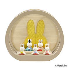 雛人形: miffy  ミッフィー 磁器 ひな人形 うさこ 親王 官女 五人飾り 円型 丸型 木目バック モカ