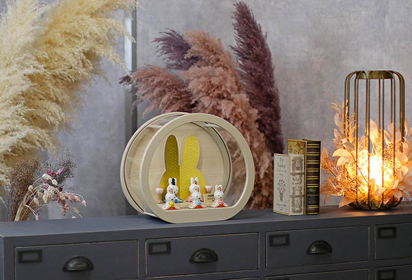 吉徳　 雛人形　miffy  ミッフィー 磁器 ひな人形 うさこ 親王 官女 五人飾り 円型 丸型 木目バック モカベージュ塗 アクリルケース　詳細画像