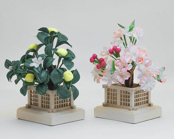 雛人形 吉徳 正絹 京十一番親王 小芥子官女 五人飾り 江都みやび 春窓雛 詳細画像 吉徳 雛人形 正絹 京十一番親王 小芥子官女 五人飾り 江都みやび 春窓雛 詳細画像