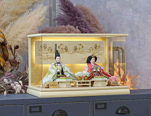 雛人形 吉徳 小三五親王 春彩 LEDライト付き アクリルケース飾り 詳細画像 吉徳 雛人形 小三五親王 春彩 LEDライト付き アクリルケース飾り 詳細画像