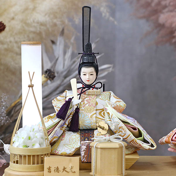 吉徳　 雛人形　白木 木目 花飾り アクリルケース入り 親王飾り　詳細画像