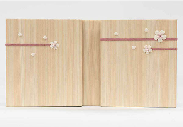 雛人形 吉徳 一秀作 木目込親王飾り 花ひいな 詳細画像 吉徳 雛人形 一秀作 木目込親王飾り 花ひいな 詳細画像