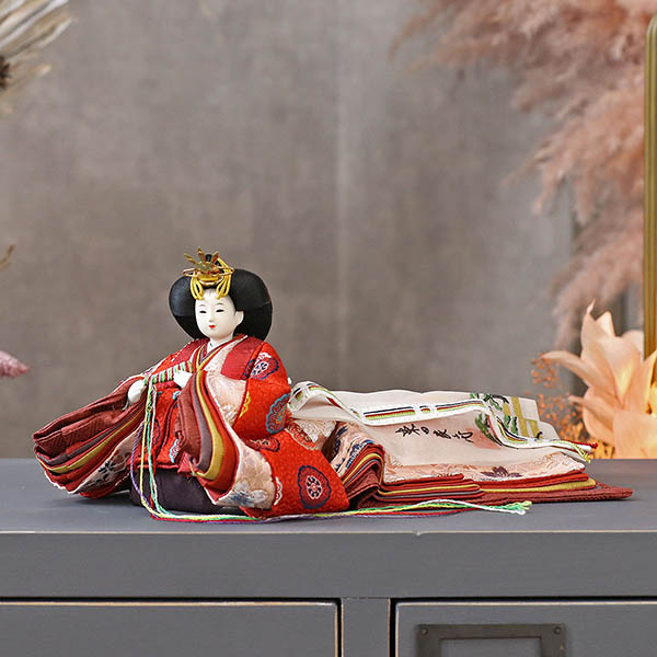 雛人形 柴田家千代 柴田家千代作 葵 有職 向鶴丸文 黒/赤 柳親王 裾長衣装着 木製 ハードメイプル突板 楕円形飾り台 平飾り 詳細画像 柴田家千代 雛人形 柴田家千代作 葵 有職 向鶴丸文 黒/赤 柳親王 裾長衣装着 木製 ハードメイプル突板 楕円形飾り台 平飾り 詳細画像