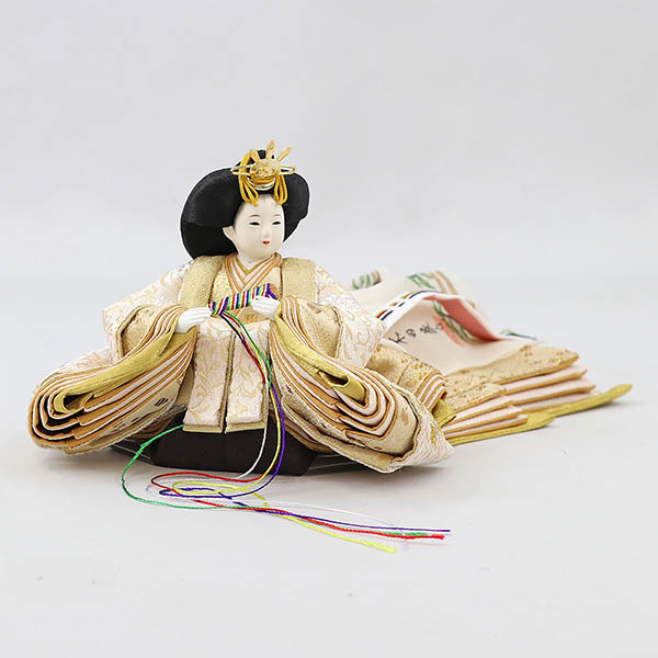 雛人形 柴田家千代 柴田家千代作 葵 唐花文様に刺繍 かすみ桜 白金 柳親王 裾長衣裳着 木製 ハードメイプル突板 楕円形飾り台 平飾り 詳細画像 柴田家千代 雛人形 柴田家千代作 葵 唐花文様に刺繍 かすみ桜 白金 柳親王 裾長衣裳着 木製 ハードメイプル突板 楕円形飾り台 平飾り 詳細画像